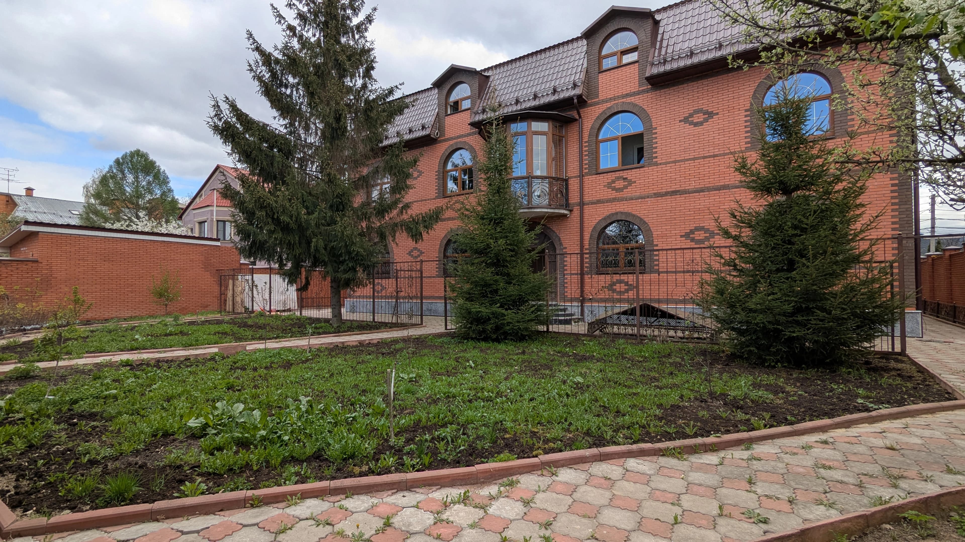 Фото здания пансионата для пожилых людей "Булика"в Видном